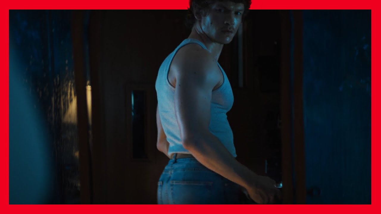 Look Behind You | Best butt. Best network. | Verizon