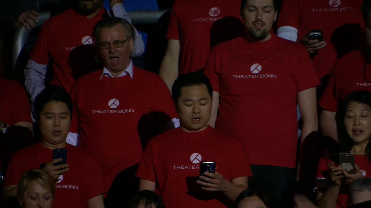 Opernchor des Theater Bonn | Einlauf Telekom Baskets Bonn vs. FRAPORT SKYLINERS