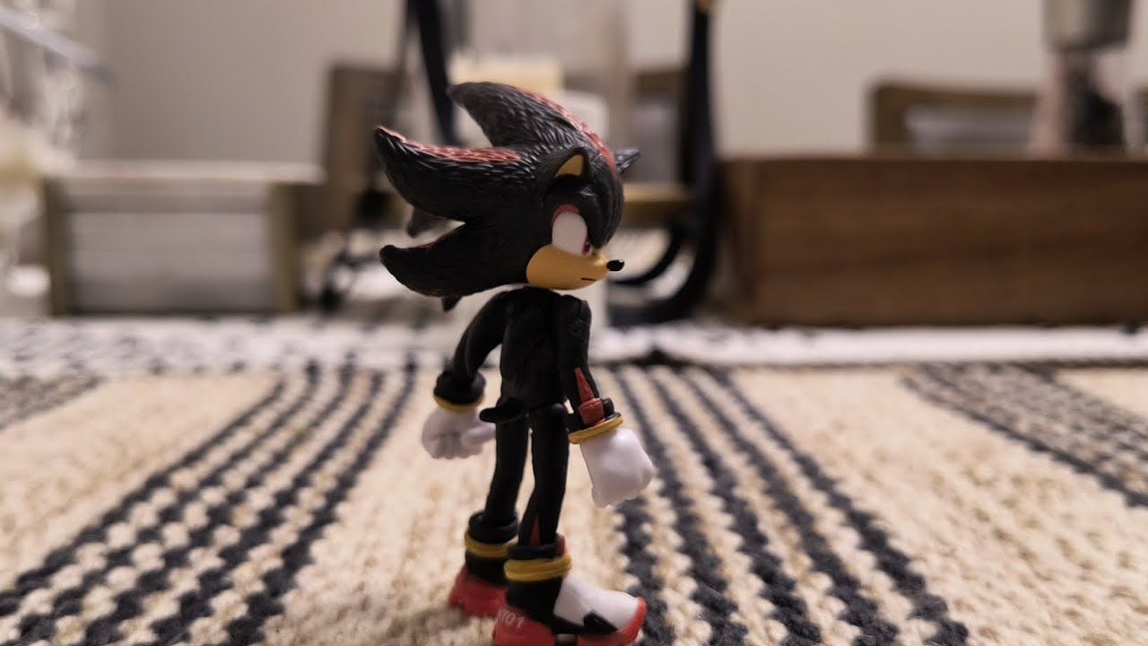 Unboxing 2.5 inch Shadow figure from Sonic 3.🔵💨