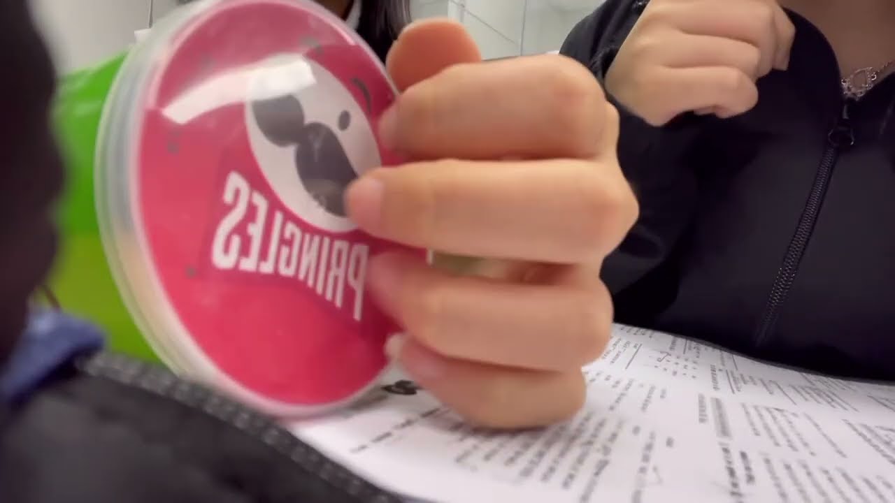 선생님 몰래 asmr 하기