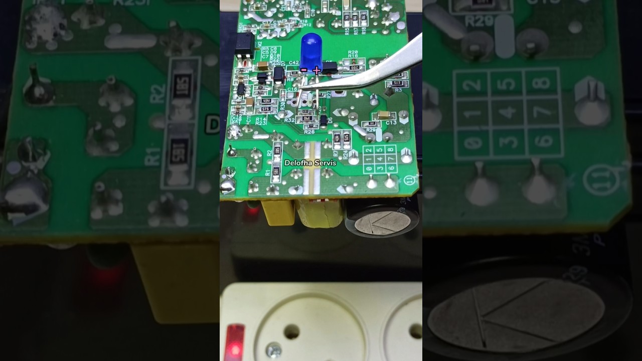 How to check the gate of a PWM IC driver using a 3V LED light. #tips #smps #powersuply #led #blink