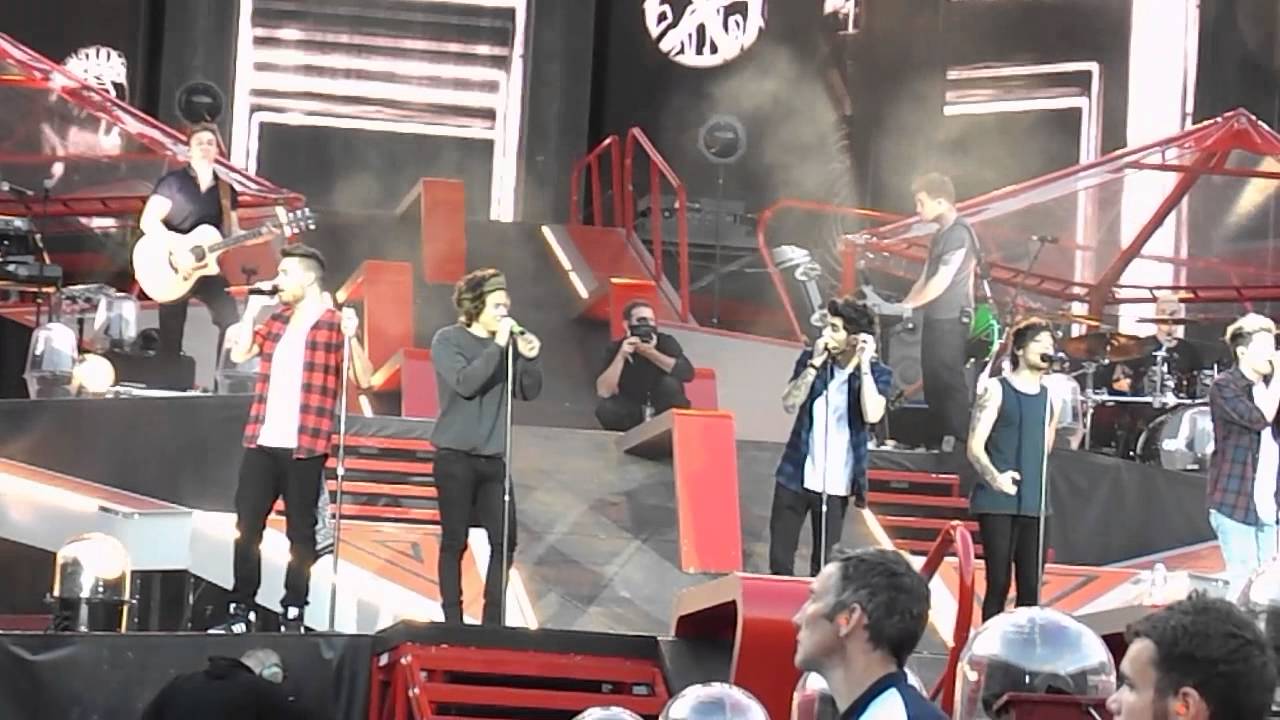 One Direction Live @ Edinburgh 03.06.14 - Through The Dark/Happily (Where We Are Tour 2014)