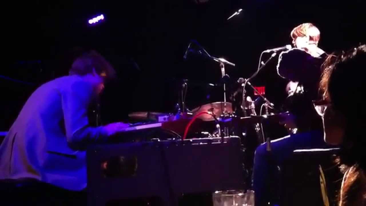 Sara Quin / Doveman - 