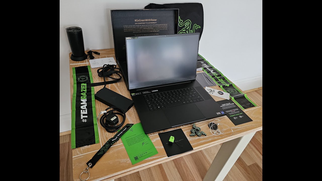 Razer Blade 18 i9-13980HX RTX 4090 2TB SSD 64GB Sept 2023