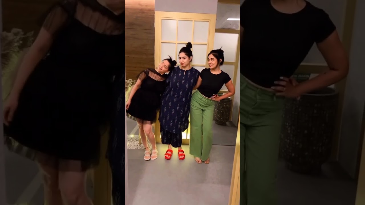Fun moment - sonalee kulkarni prarthana behere dr. bhagyashree gupta 💃💃💃