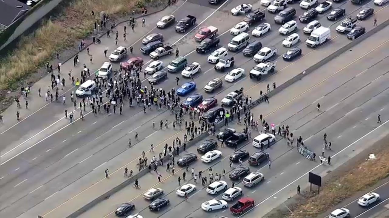 LIVE VIDEO:  Demonstrators Block Highway 101 in San Jose During Protest Over George Floyd's Death