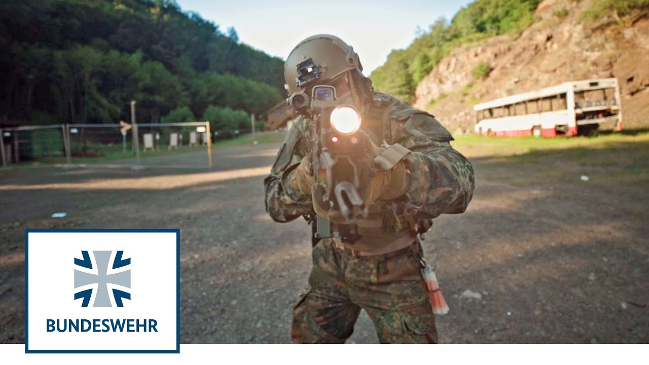 Adrenalin Pur - EGB-Kr&auml;fte &uuml;ben H&auml;userkampf | Bundeswehr