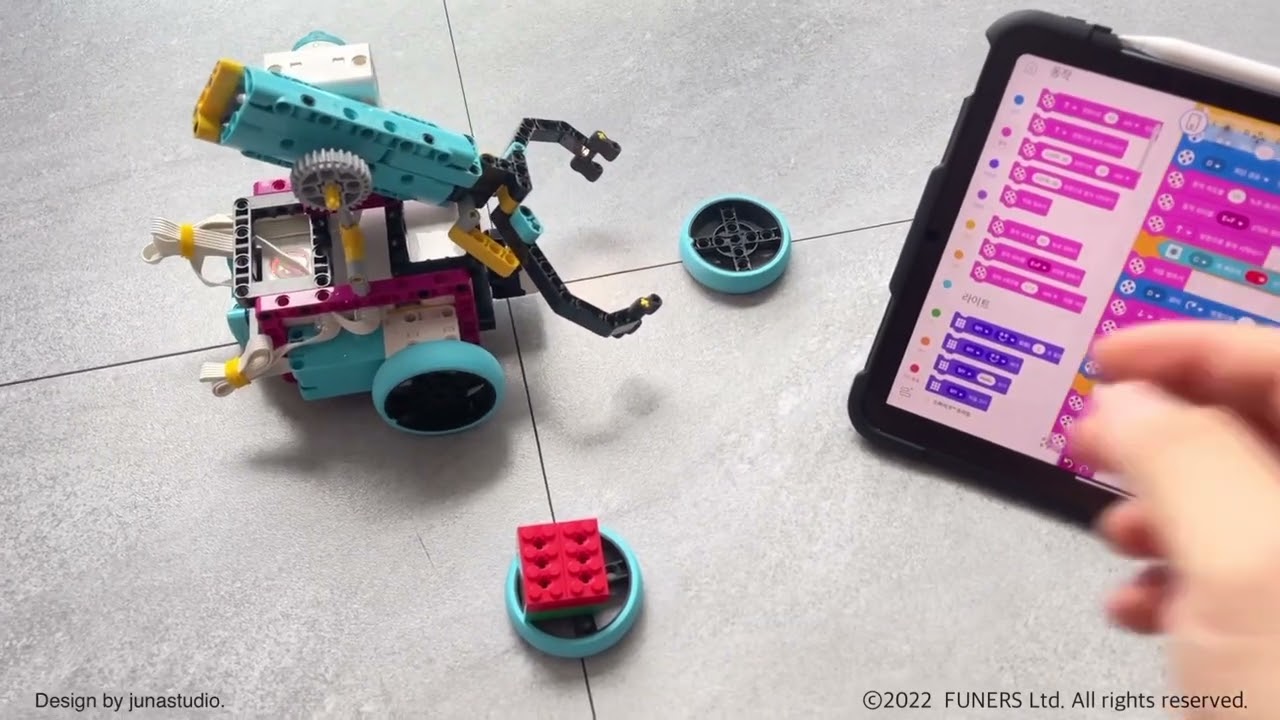 SPIKE prime Mobile arm