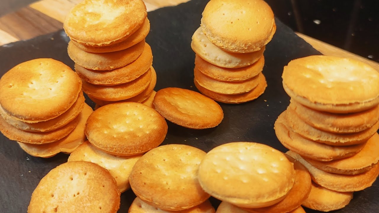 Saltine Crackers | Easy & Quick Super Crispy Crackers Recipe