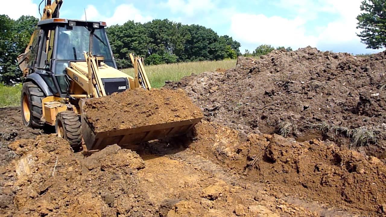 Case 580L Turbo Digging Pond
