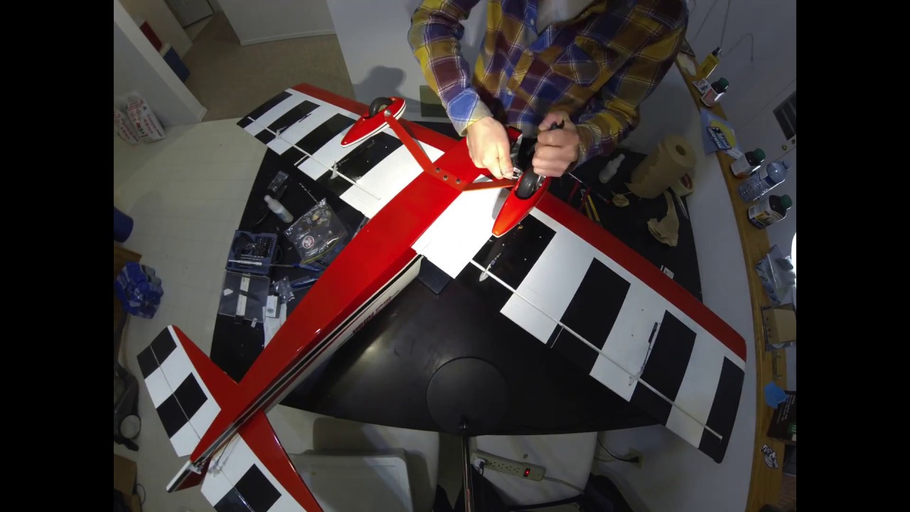 Timelapse: Building a RC Airplane