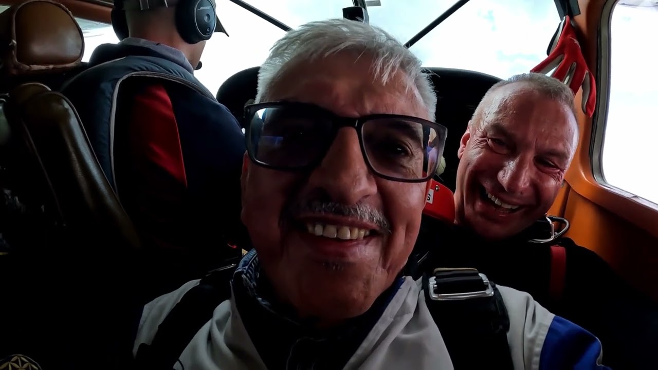 Marek Niedźwiecki - skok ze spadochronem w @SkydivePolska