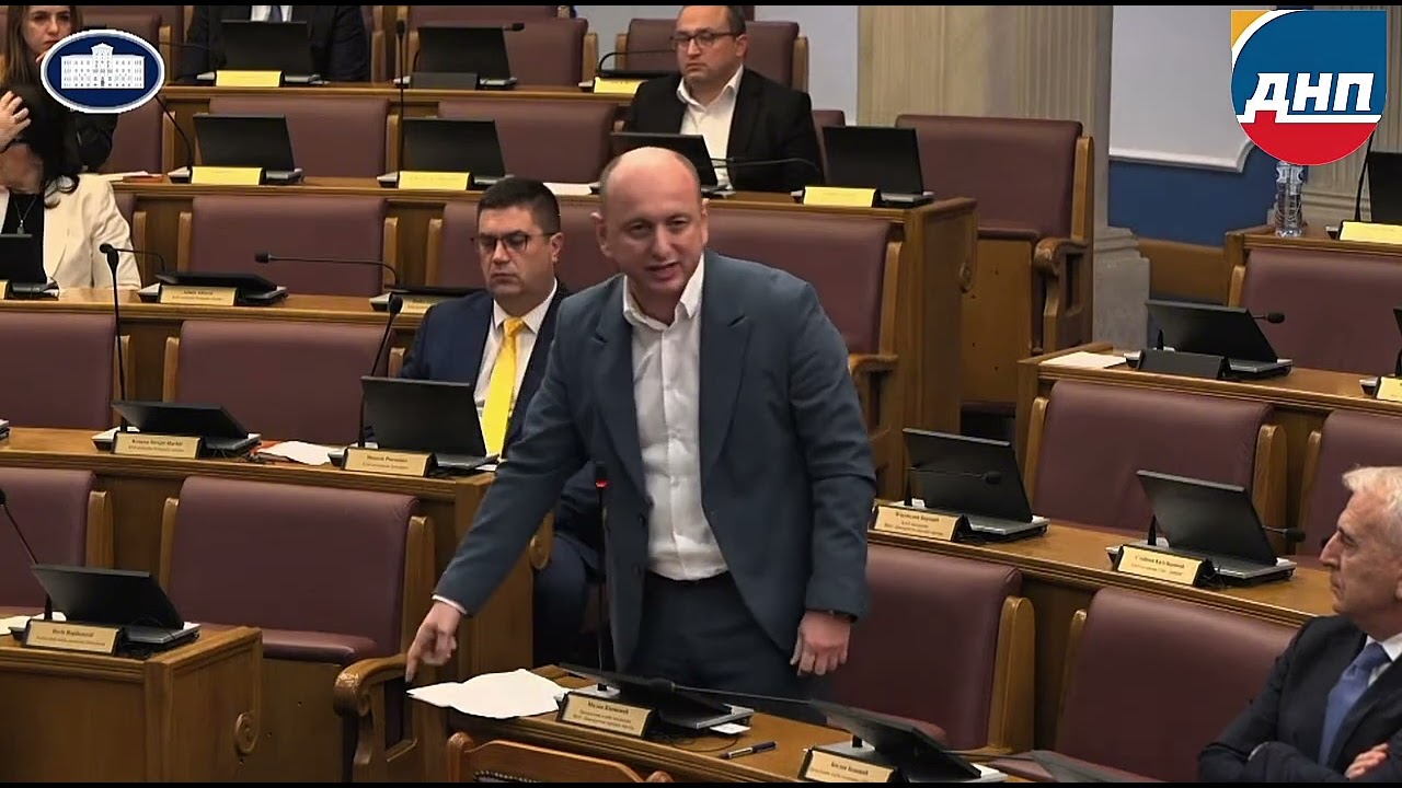 КНЕЖЕВИЋ: „МИЛОЈКО БИН ТАЛ И ТОТАЛНА РАСПРОДАЈА“