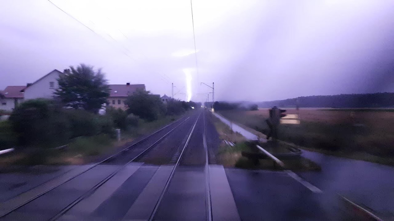 Im Gewitter Führerstandsmitfahrt bei Nacht von Bamberg nach Nürnberg
