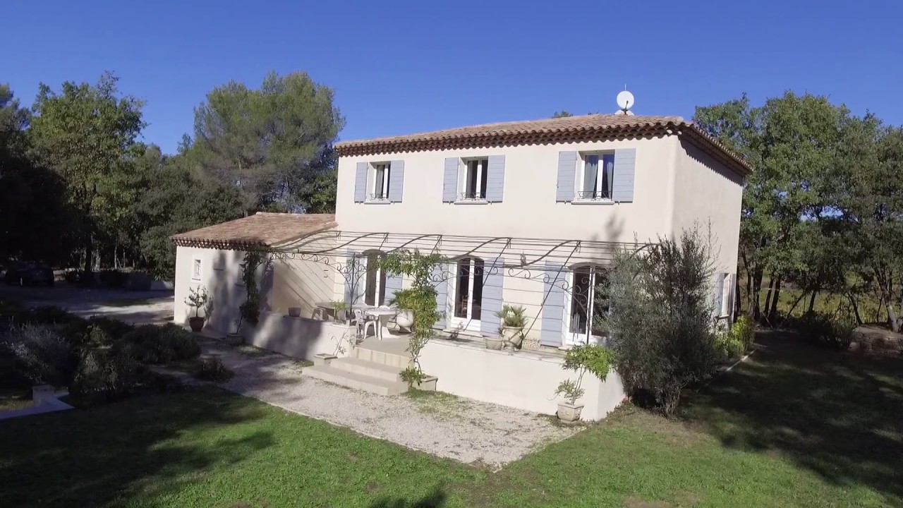Bastide proven&ccedil;ale 180m2 sur 2500m2 de terrain &agrave; Pourri&egrave;res (83910)