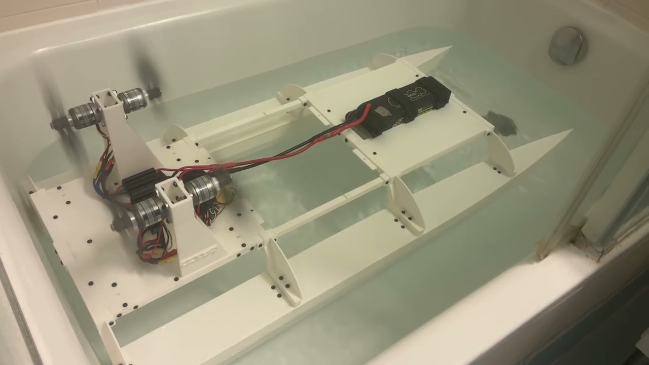 3D printed Quad Prop RC Catamaran - first motor test on water