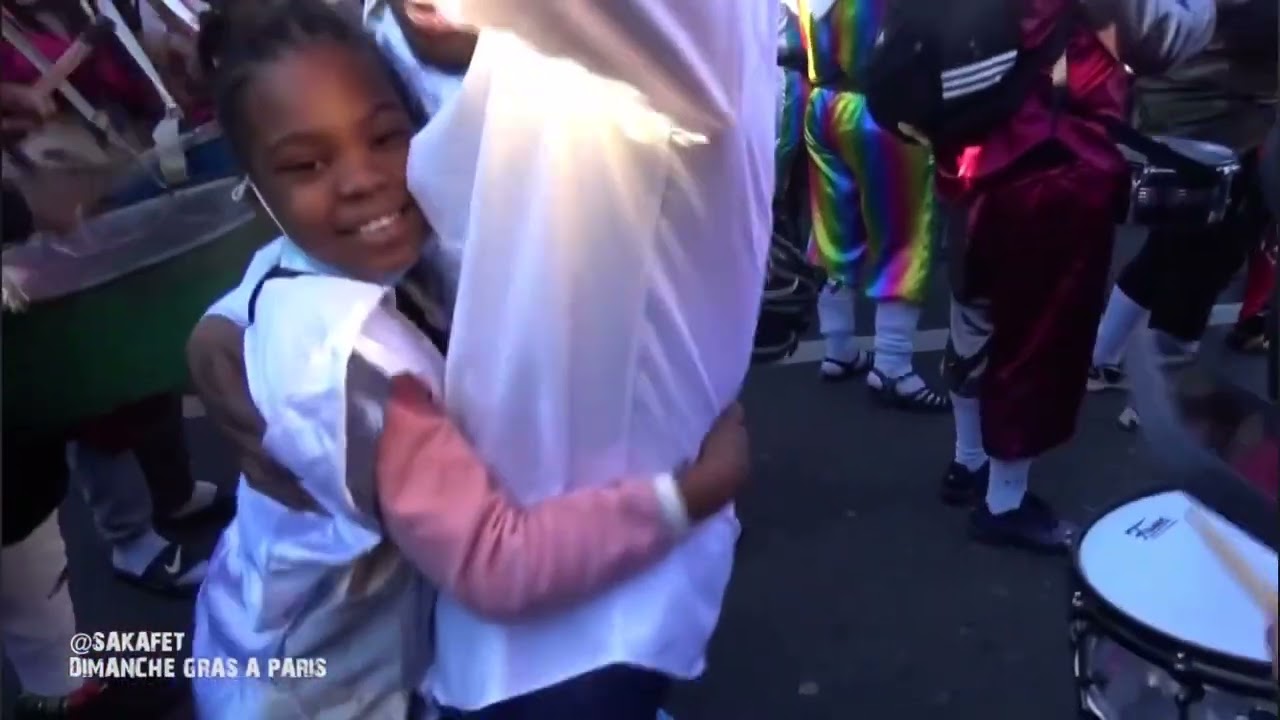 CARNAVAL TROPICAL DE PARIS - DIMANCHE GRAS A LA VILLETE 