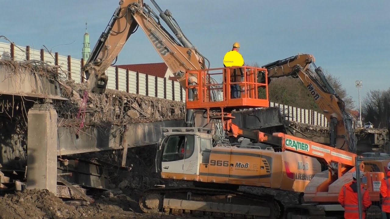 Bagger Liebherr 966 Tandemhub - Br&uuml;ckenabriss