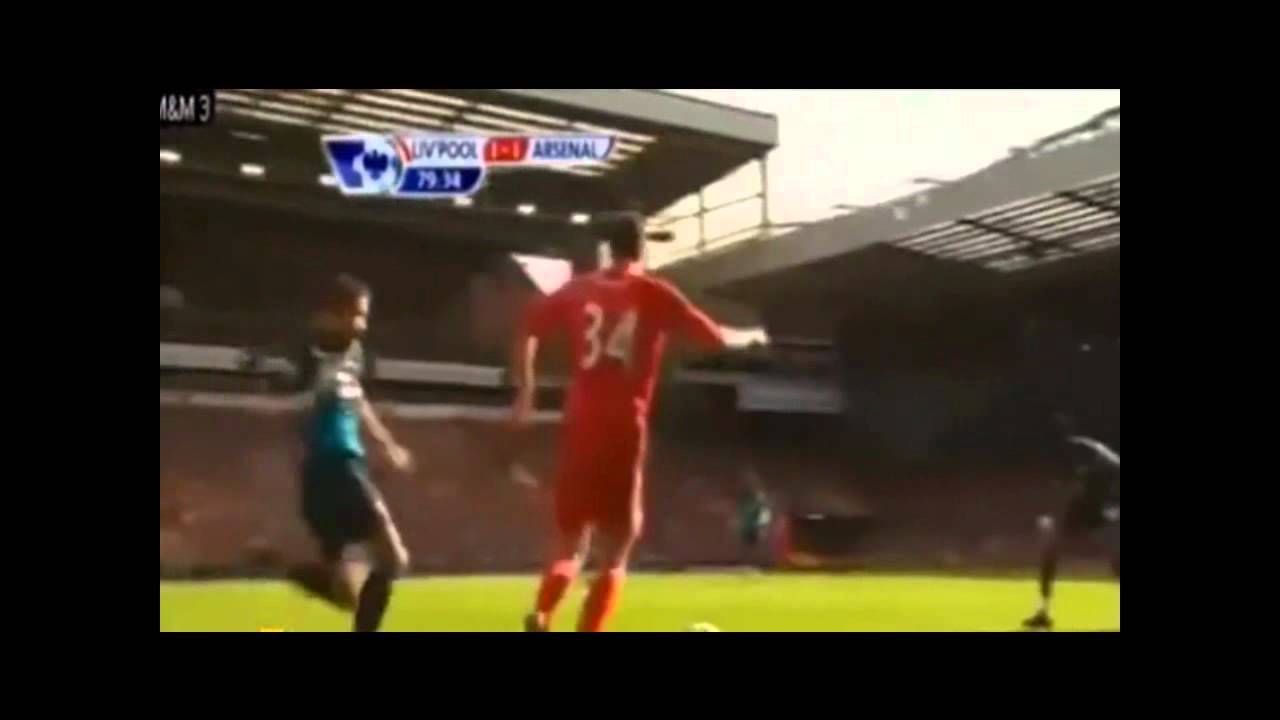 Persie giving the wanker sign to kelly HD