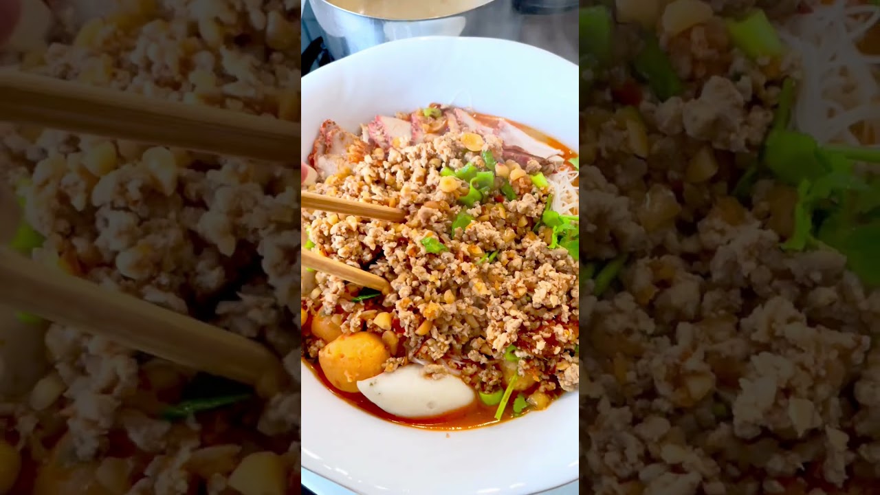 ก๋วยเตี๋ยวต้มยำ/ลาบมาม่า ร่วม2เมนูเส้น แซ่บๆ