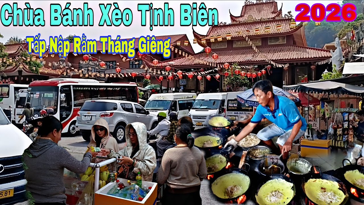Tấp nập khách du lịch ghé chùa bánh xèo tịnh rằm tháng giêng.để thưởng thức cái bánh xèo nơi đây!