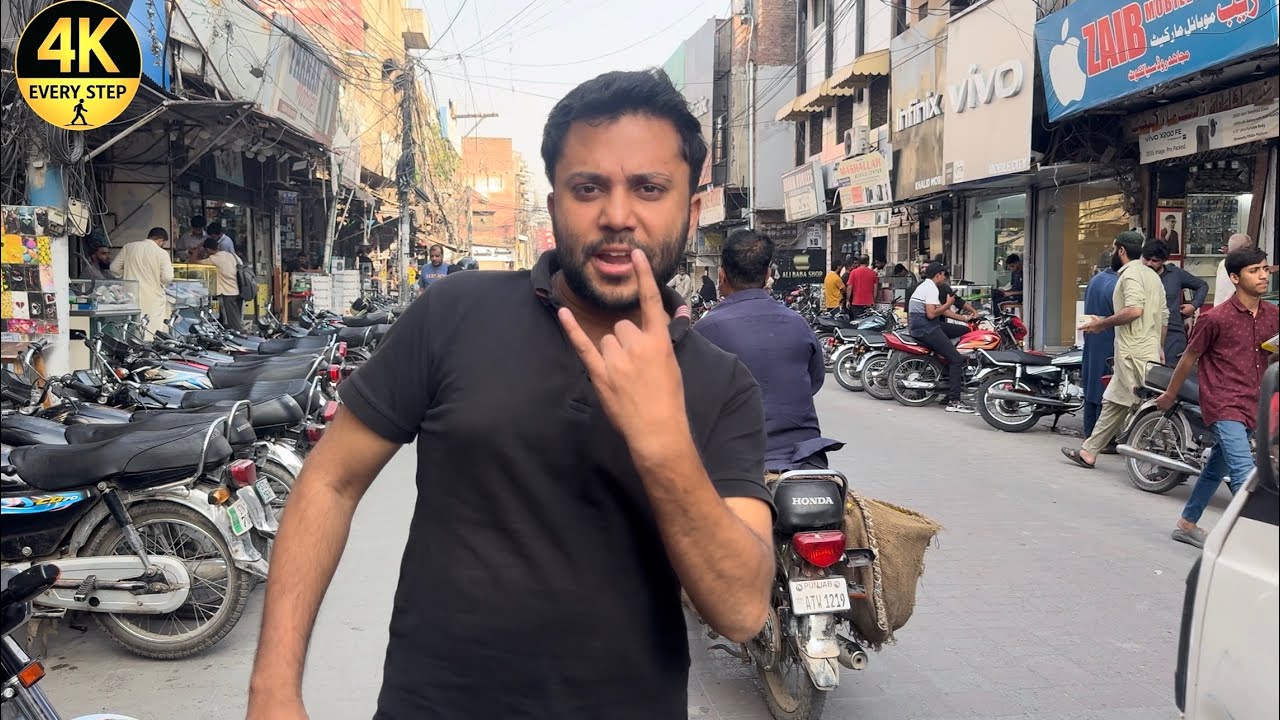 Exploring Sialkot&rsquo;s Mobile,Bike and Shoes Market | 4K walking Tour (No music, Real City sounds)