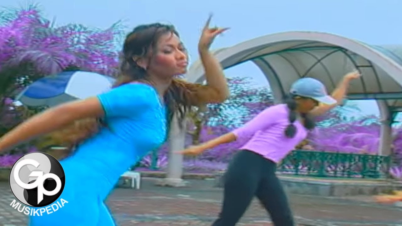 Inul Daratista - Cucak Rowo (Official Music Video)