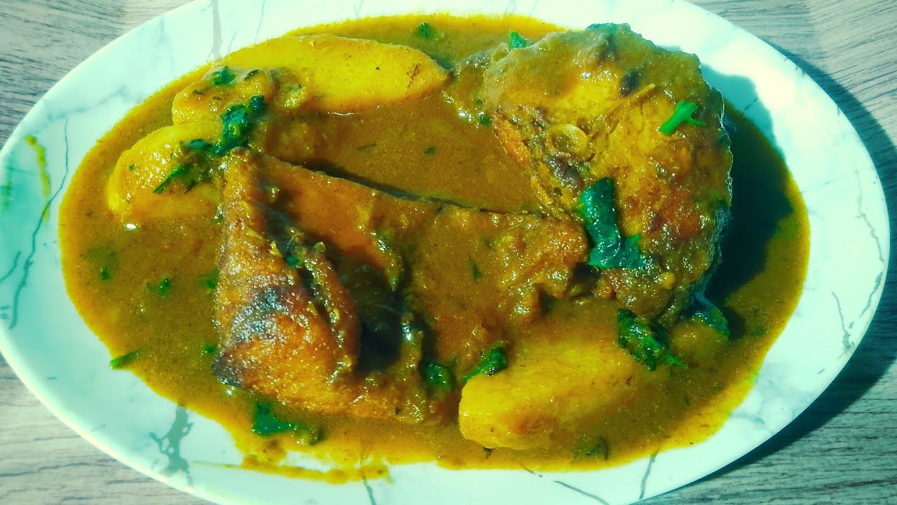 ধনিয়া রুই রেসিপি এই শীতে একবার হলেও বানিয়ে নিন। Dhoniya rui recipe। Macher jhol recipe।