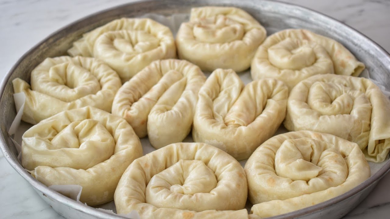 ÇAKTIRMAYIN 🤫 YİYEN HERKES EL AÇMASI BÖREK ZANNEDİYOR 🙈 BU KADAR DA ÇITIR VE LEZZETLİ OLUNMAZ Kİ ✌️