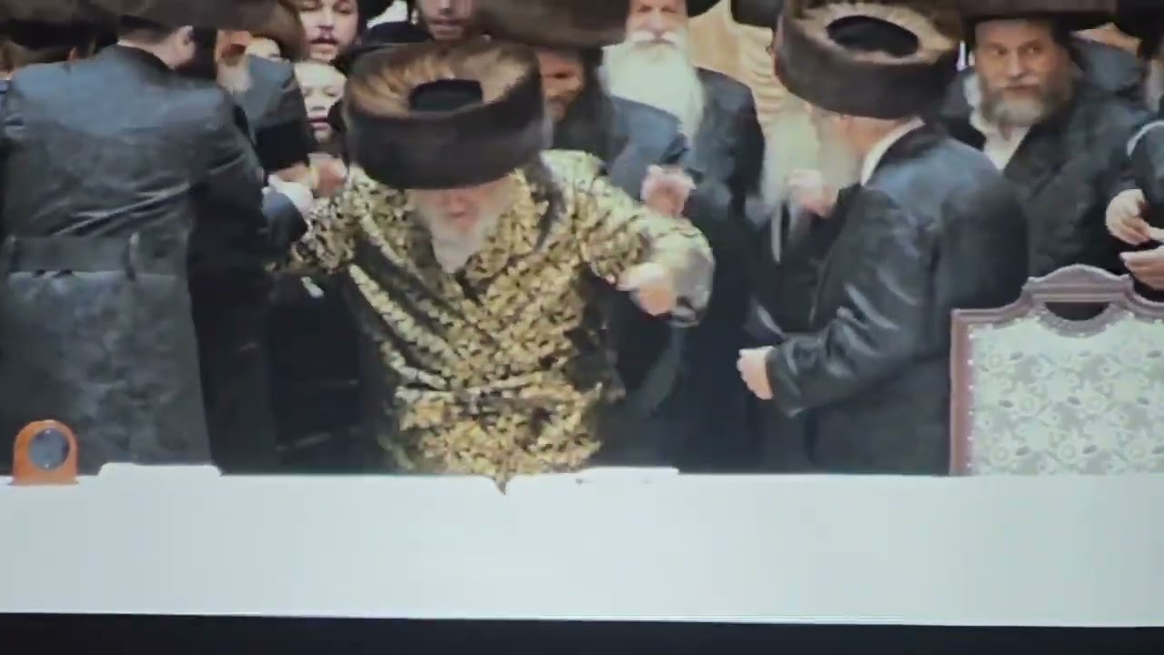 Viznitz Rebbe Dances At Simchas Beis Hashoeiva 5786