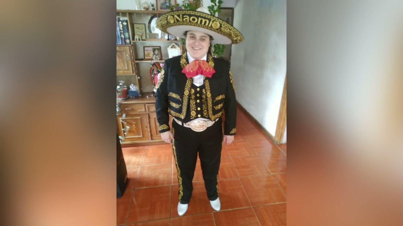 La rancherita Naomi canta Cucurrucucú paloma no tengo los derechos del autor ni de la música