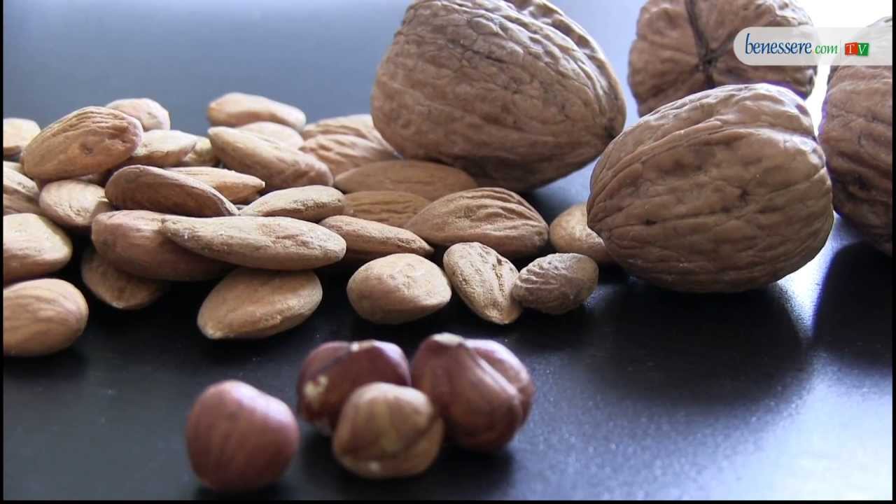 Le proprietà nutrizionali della frutta secca
