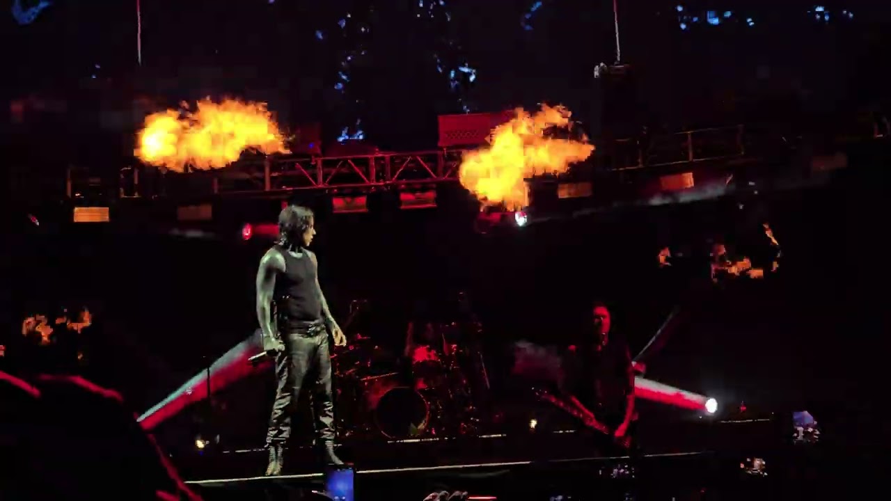 Falling In Reverse - Ronald (live) ft Tech N9ne