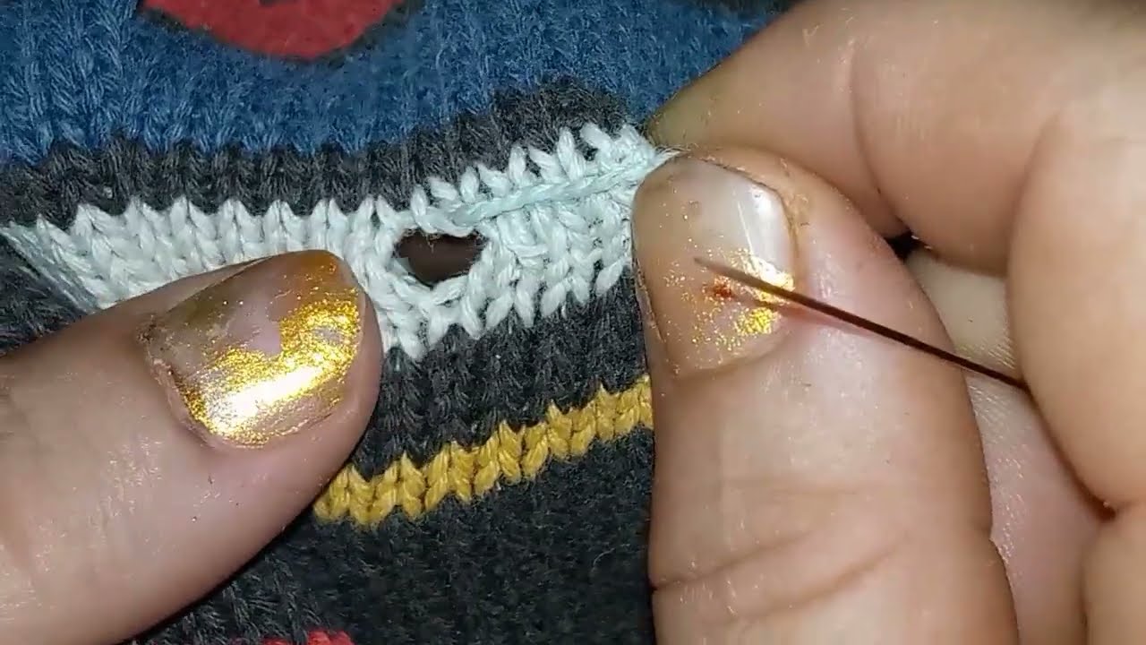 comment repriser et réparer un petit  trou dans un pull tricoté