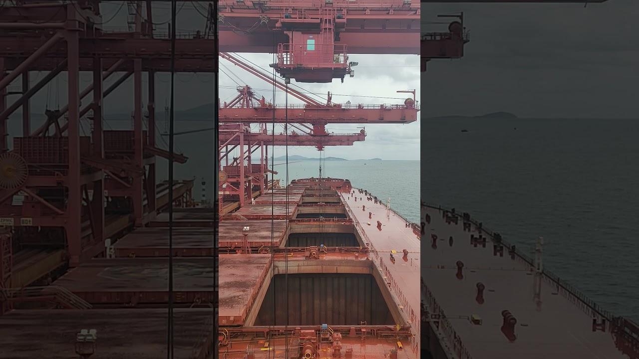 Cargo Discharging in China from VLOC