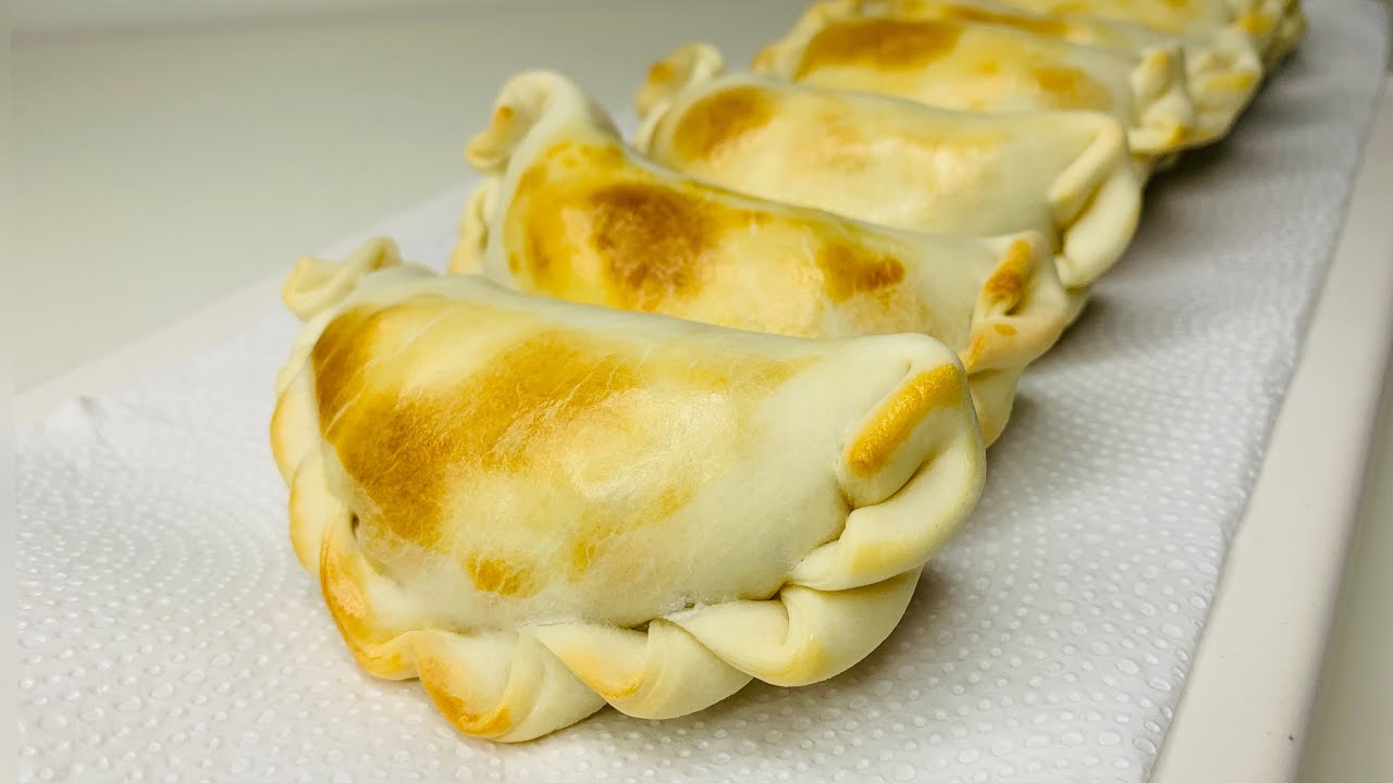 Haciendo Empanadas de Pollo Caseras / MONO 1981