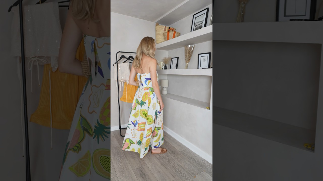 The dress said : &lsquo;Passport, please&rsquo; ✈️🌴 #tropicalmood #fashion #girl #style