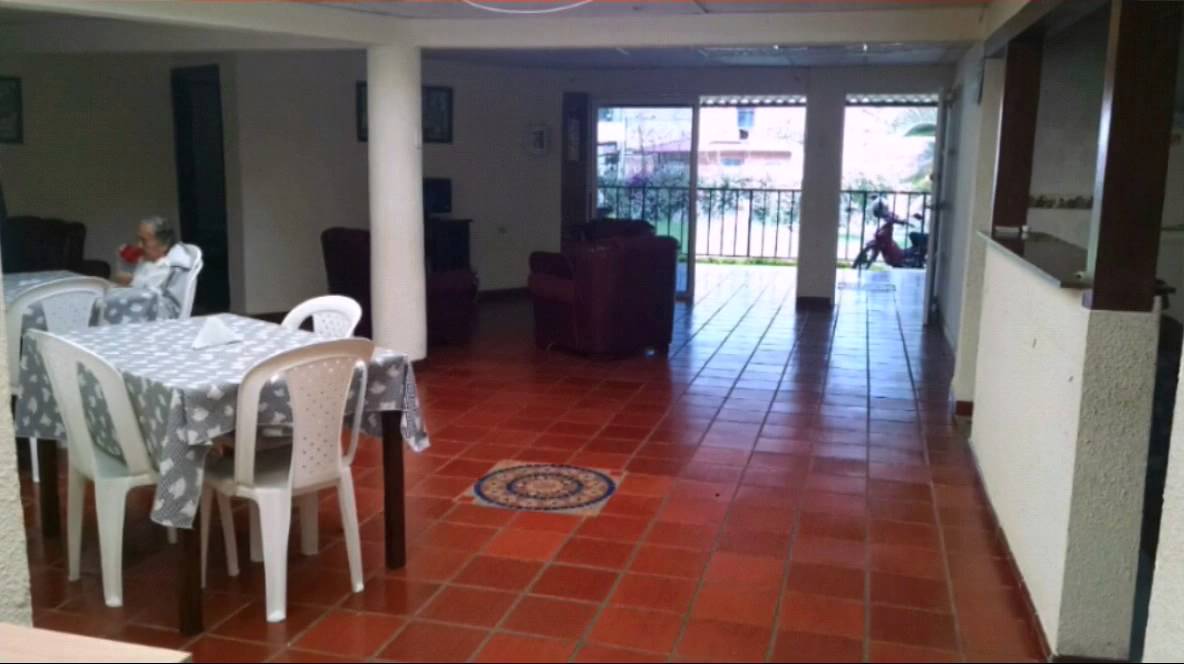 Hogar geri&aacute;trico MIS ABUELOS