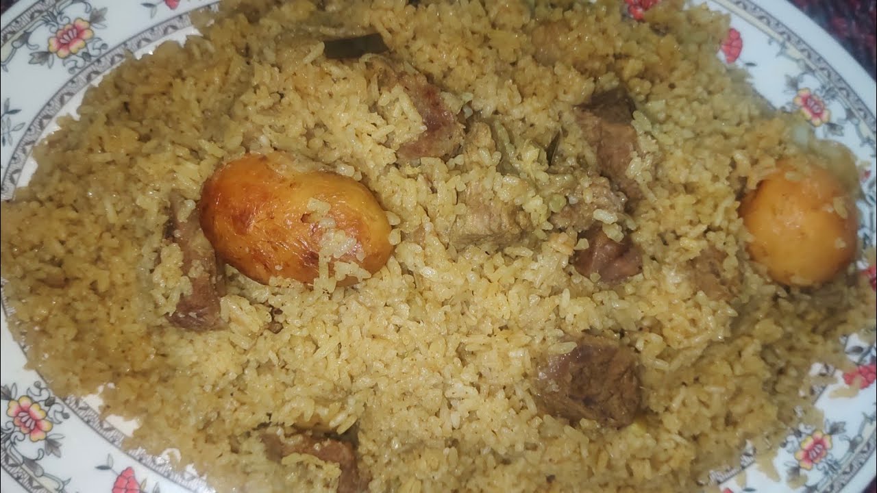 চট্টগ্রামের বিখ্যাত আখনি বিরিয়ানি 