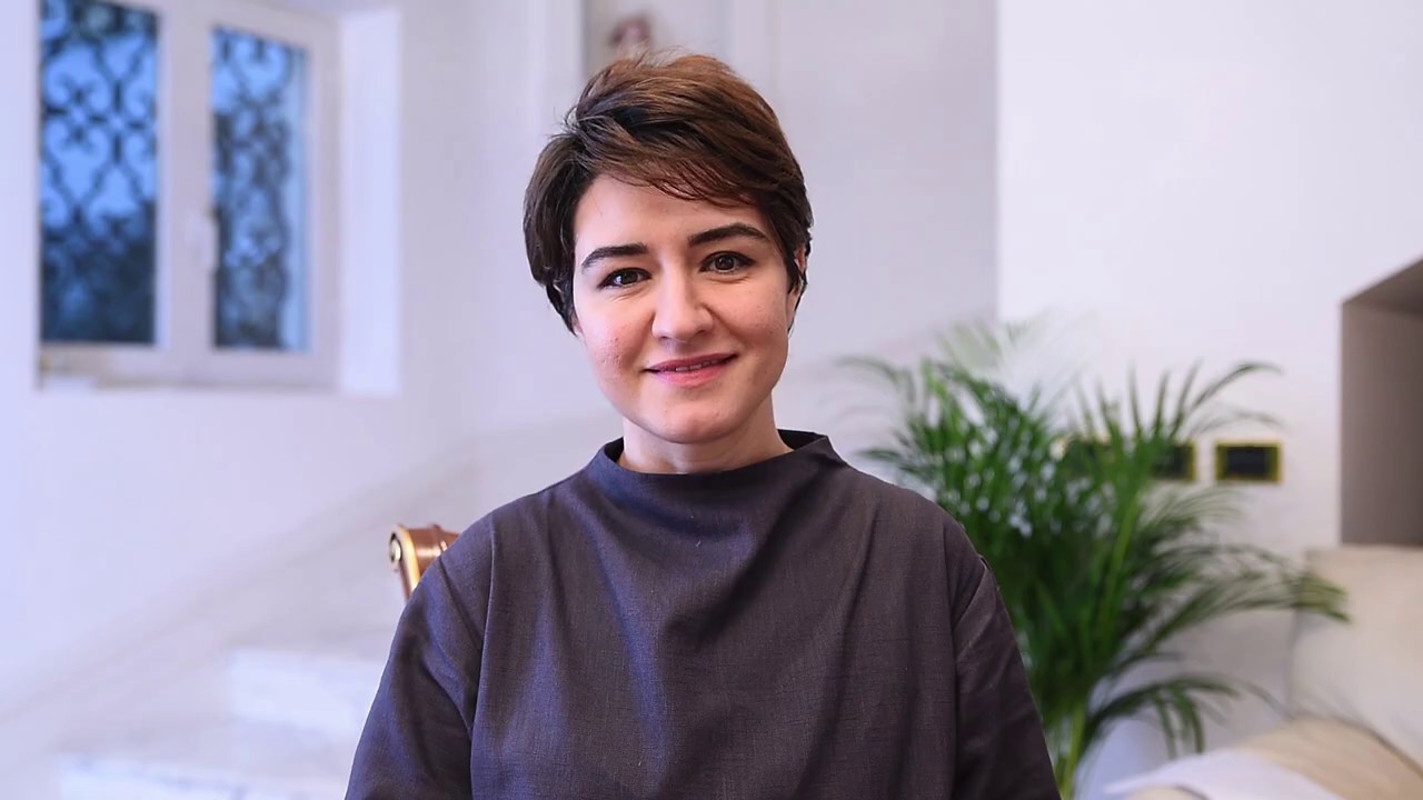 Azadeh Shams Multicultural designer and mom of two polyglots.