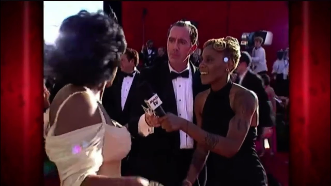 Debra Wilson meets Oprah Winfrey MadTV on red carpet