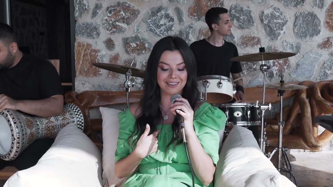 Esra Akman - Bana Göresin (Acoustic Cover)