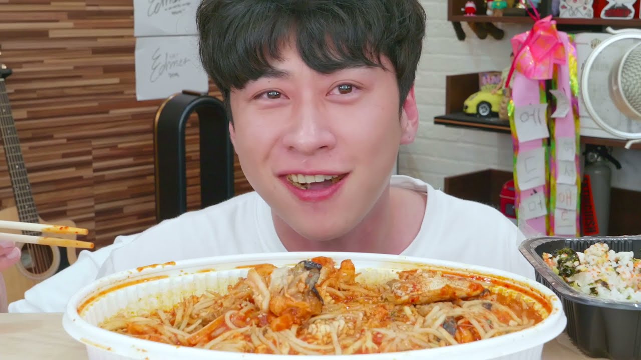 새벽에 자다 일어나서 아구찜 먹방