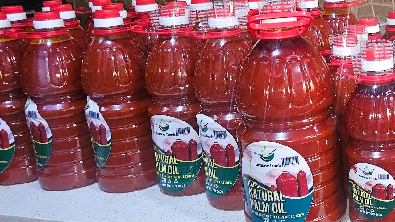 Still packaging my unadulterated palm oil | I have not rested since morning please support me