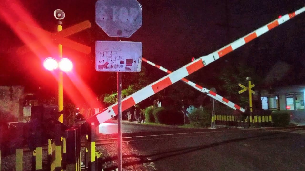 UNIK ❗Perlintasan KA Jl. Teratai, Kaliwates, Jember