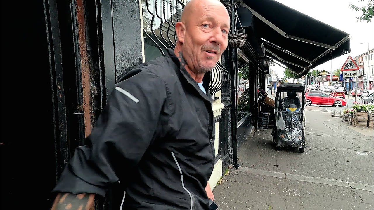 drinking in Belfast's roughest pubs!