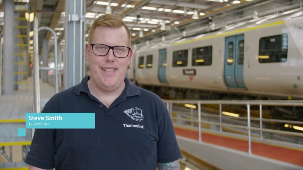How does Siemens support service leavers?