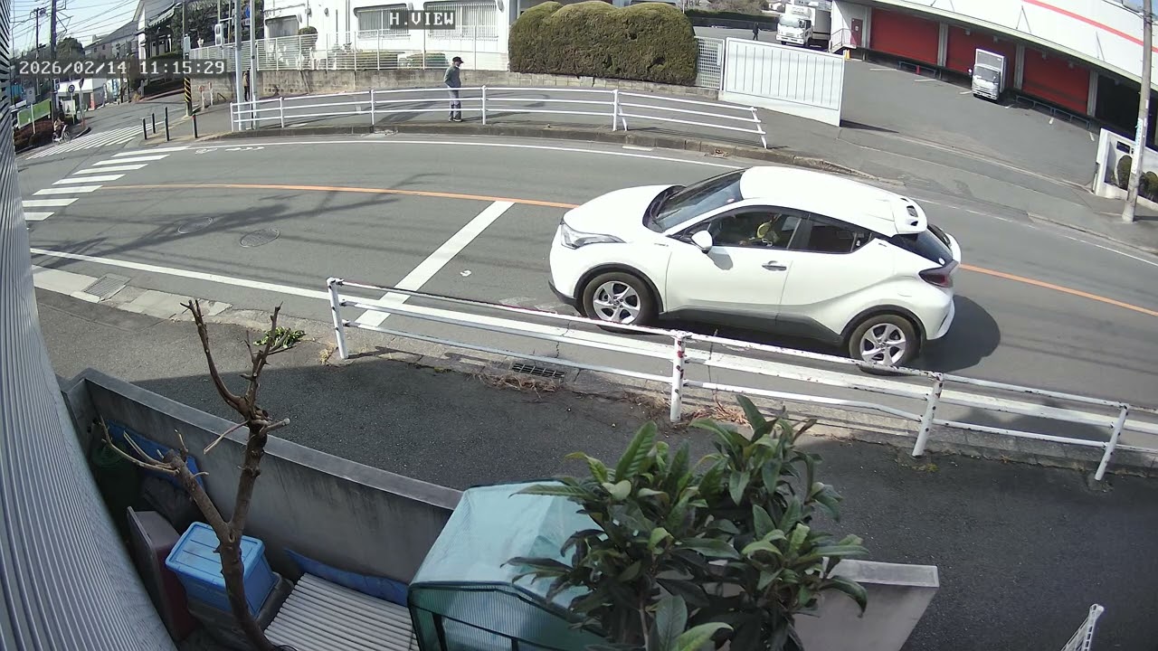 「2号機　厚木街道　泉の森交差点　4Kリアルタイムライブ配信　【12時間ごとに、アーカーブ制作のため、5分～30分程度のスタンバイ時間がございます。】」のコピー