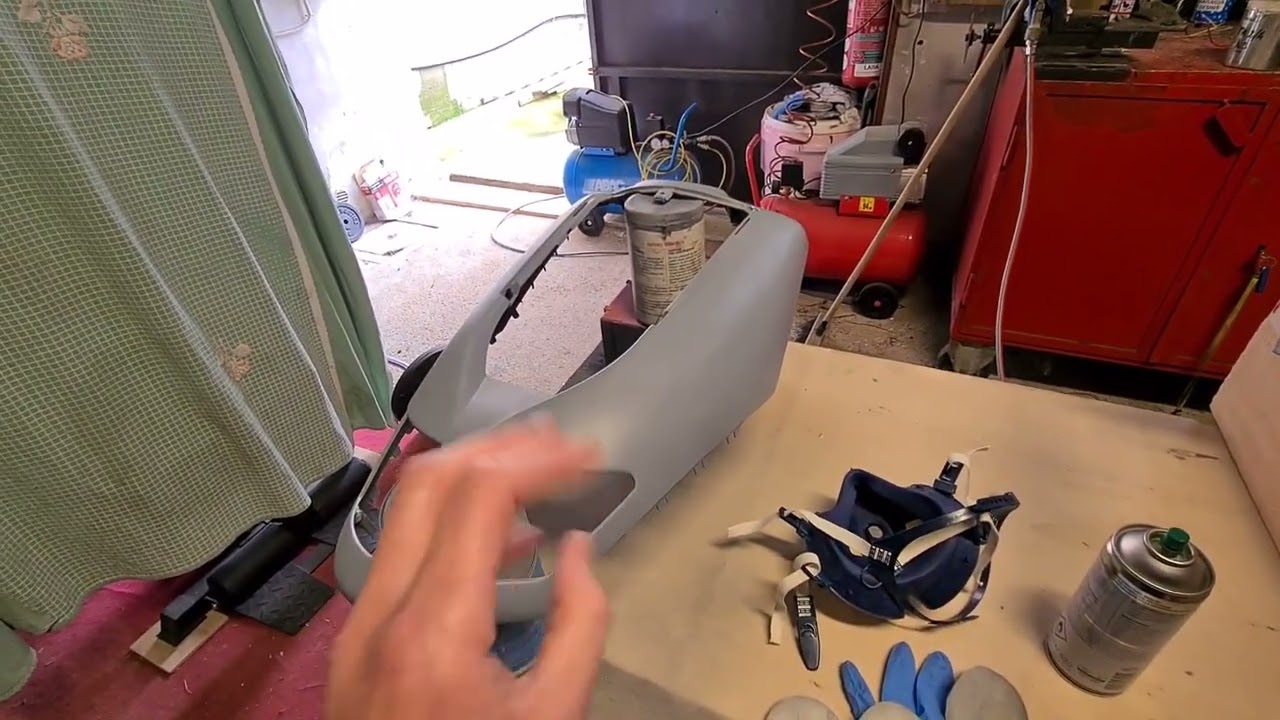 Primer Arexons 100 acrilico 3653 ad oggi il mio preferito,  per plastica e metalli,aggrappante.