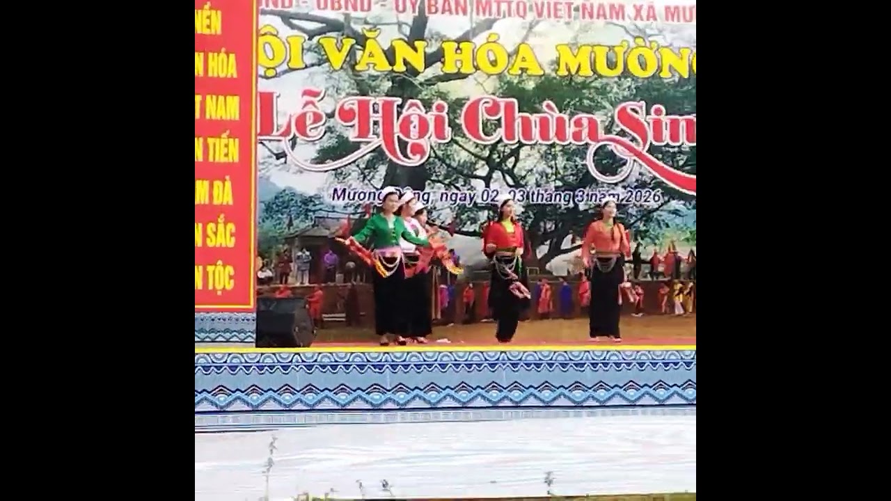 Lễ hội trang phục bản sắc dân tộc Việt Nam 